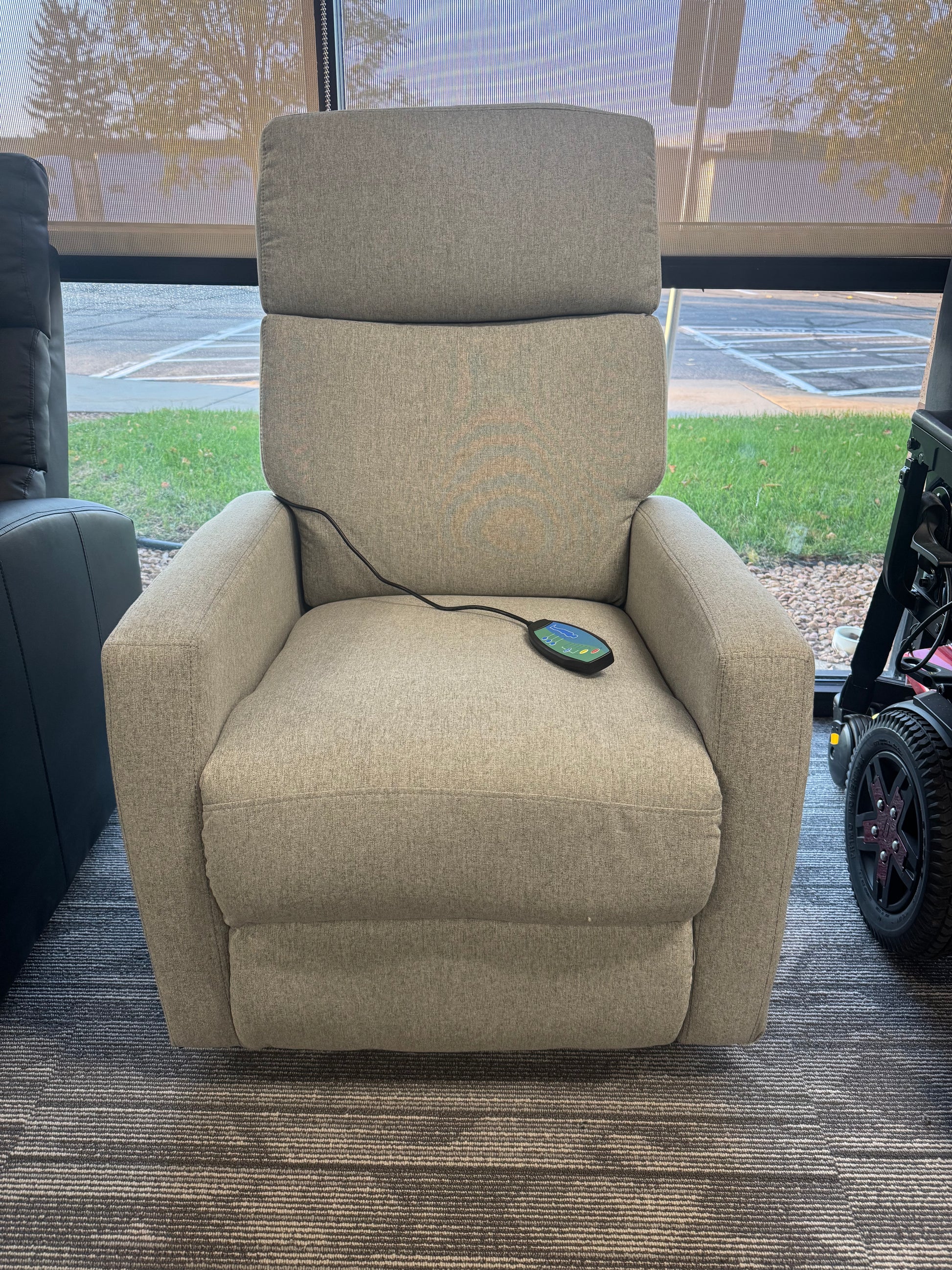 Vive Large Massage Lift Chair - Grey