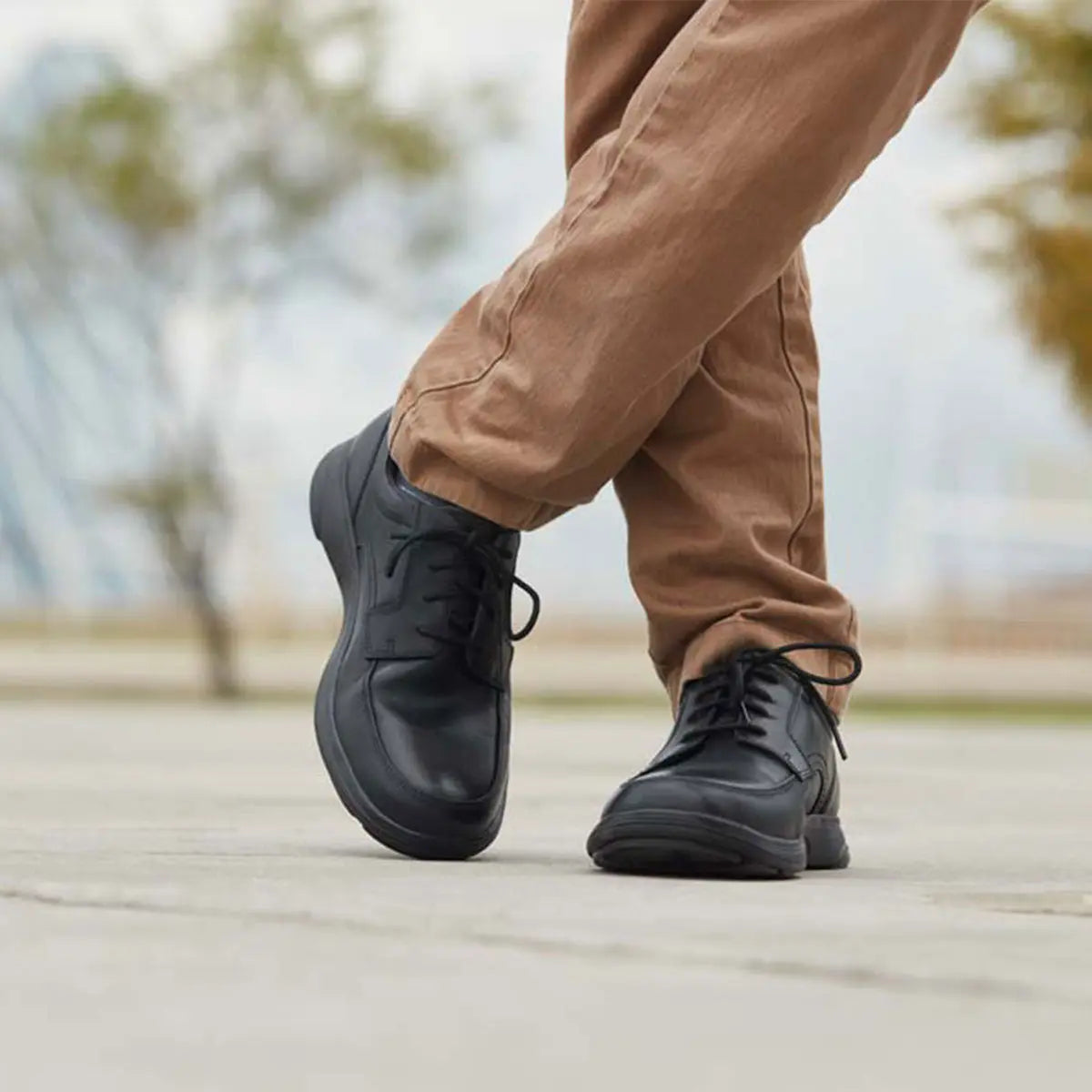 Anodyne Men's No. 12 Diabetic Therapeutic Comfort Casual Oxfort, Black - Anodyne Image