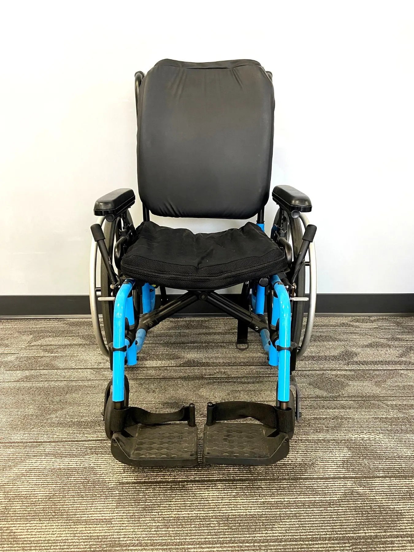 Gray Ki Mobility Catalyst 5 Wheelchair